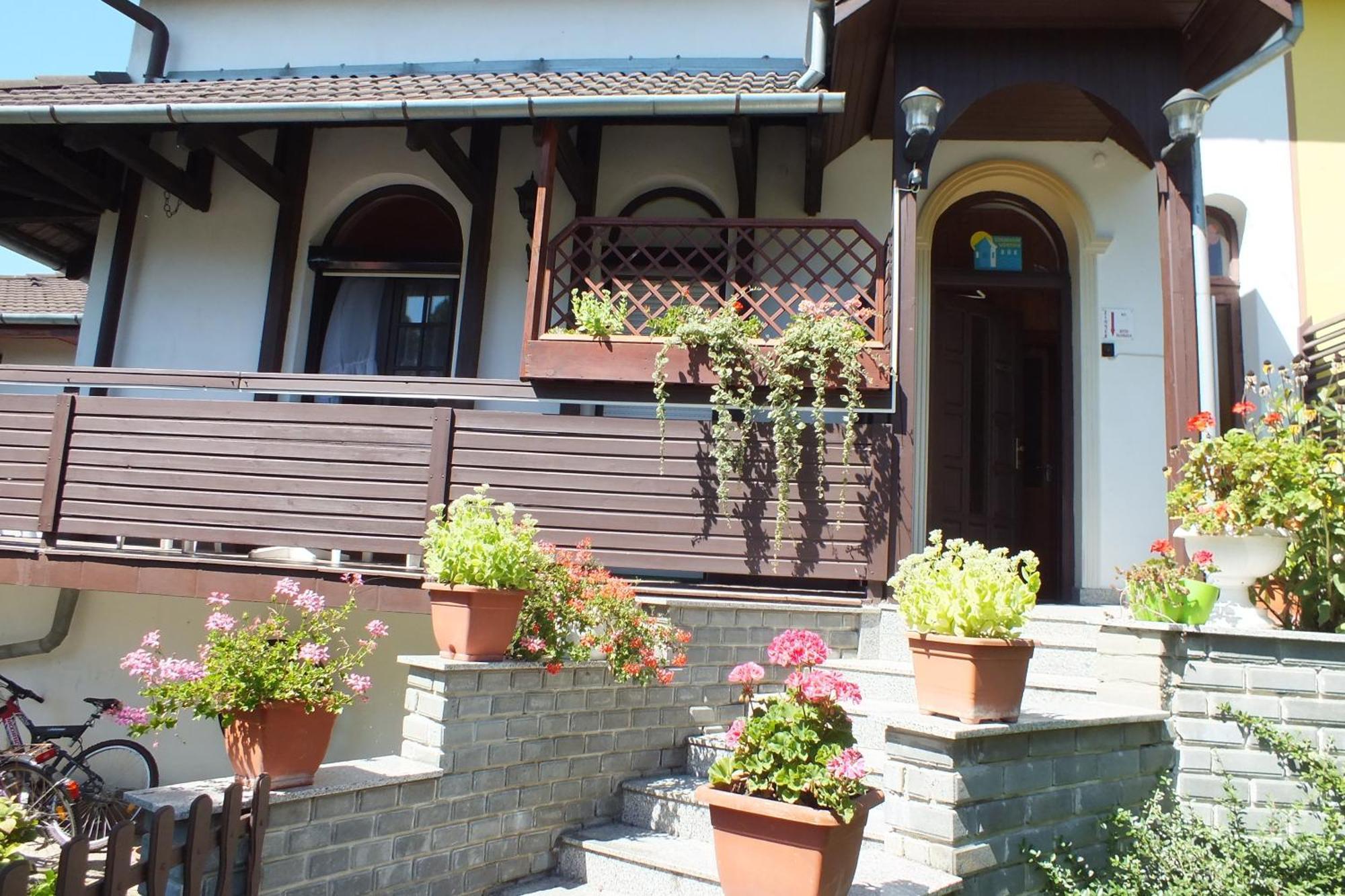 Feherlo Vendeghaz & Restaurant Buk Exterior photo